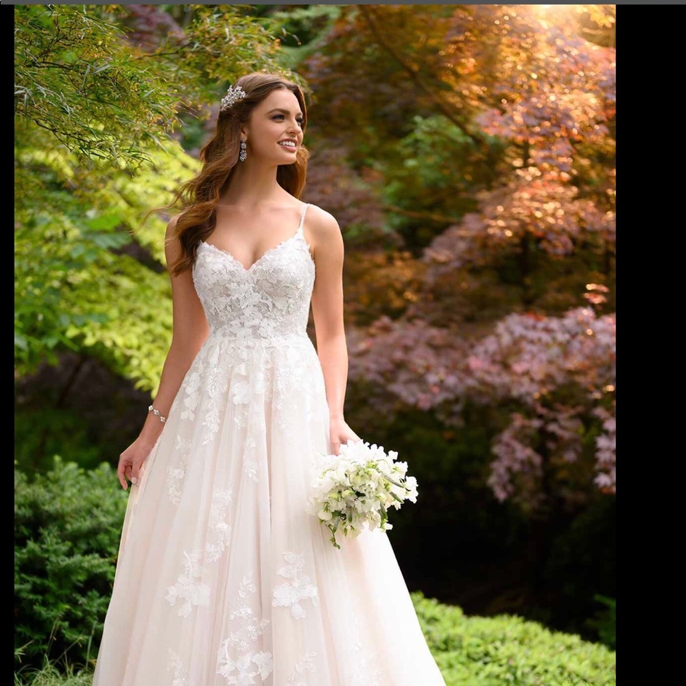 Brand New Essence of Australia wedding dress